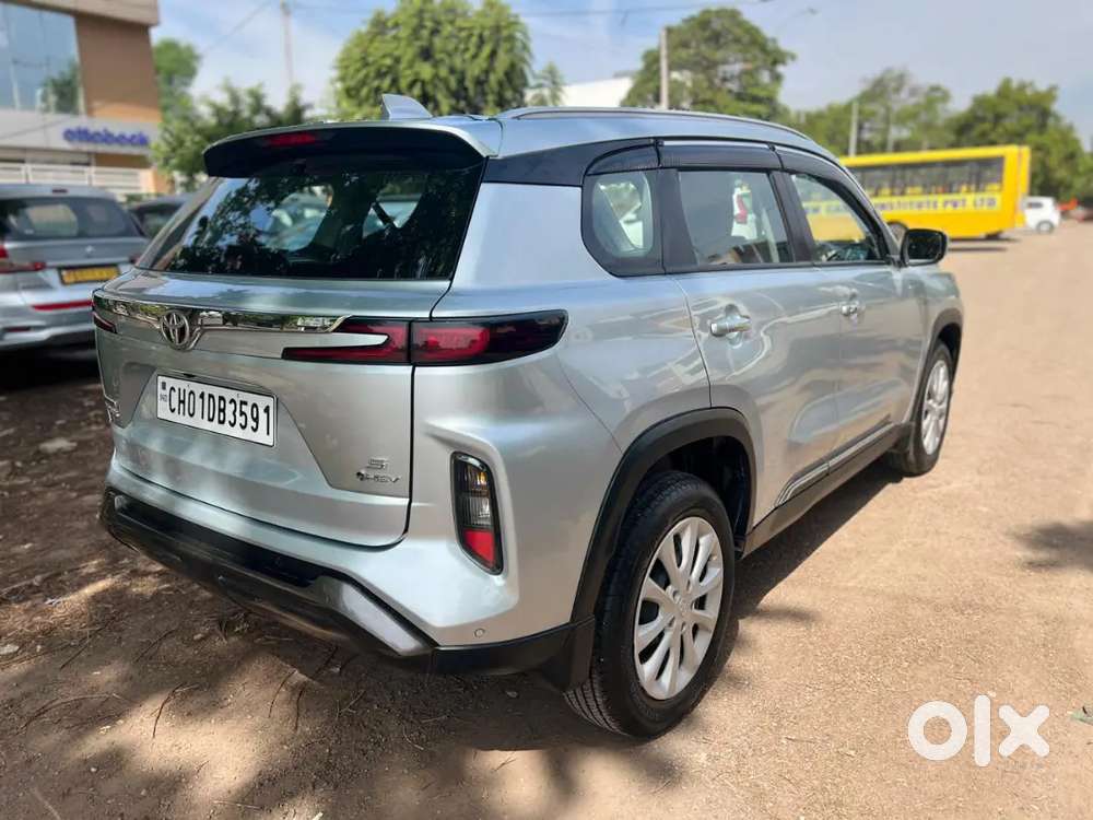 Toyota Urban Cruiser Hyryder 2025 S Strong Hybrid Auto Done 7800 Km