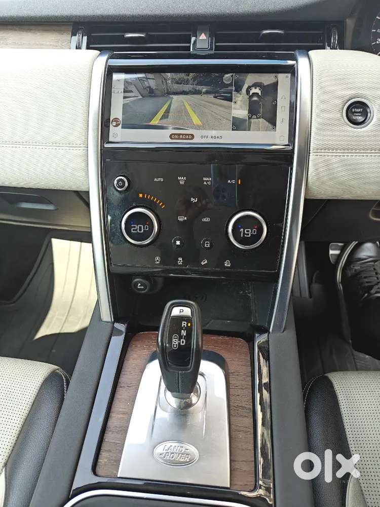 Land Rover Discovery Sport 2021