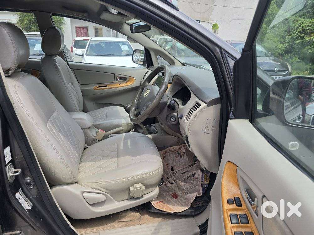 Toyota Innova 2.5 Vx 8 Str, 2011, Diesel