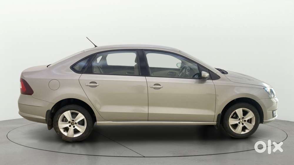 Skoda Rapid 1.6 Mpi At Style, 2016, Petrol