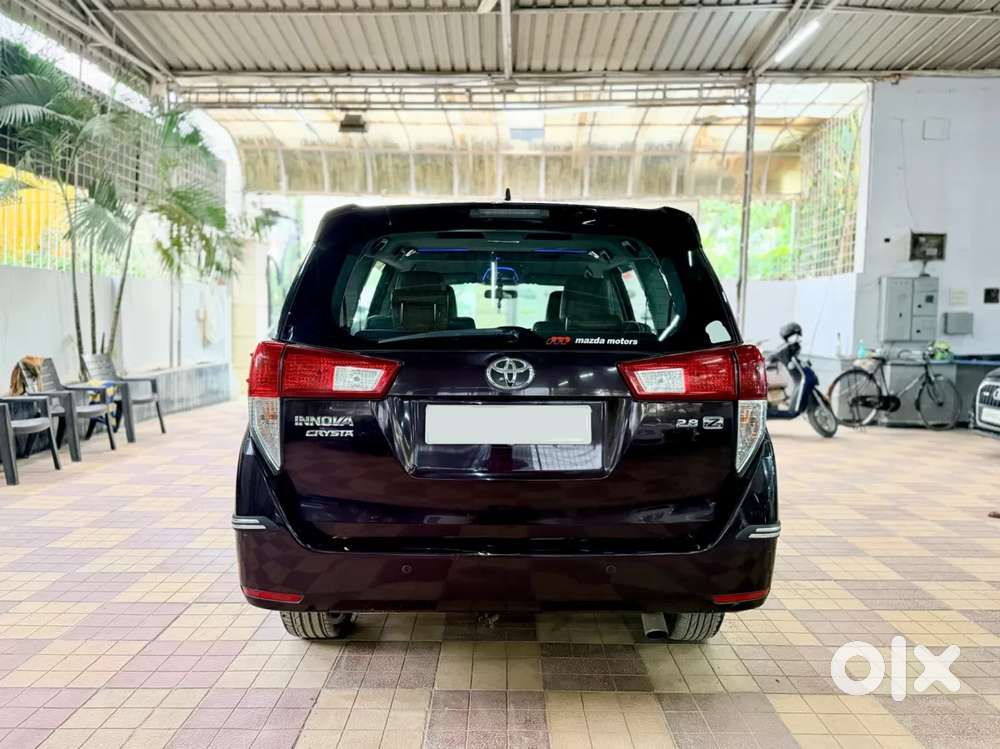 Toyota Innova Crysta 2.8 Zx At 7 Seater, 2016, Diesel