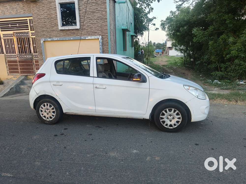 “hyundai I20 2010 Petrol  2nd Owner  Well Maintained  1l Km”