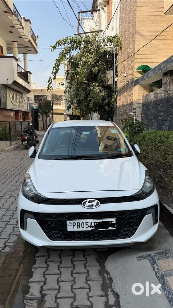 Hyundai Aura 2023 Petrol 14000 Km Driven