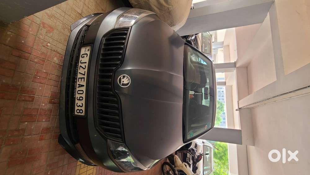 Skoda Rapid Matte Color Limited Edition Auto Gair Car.  1st Owner 4200