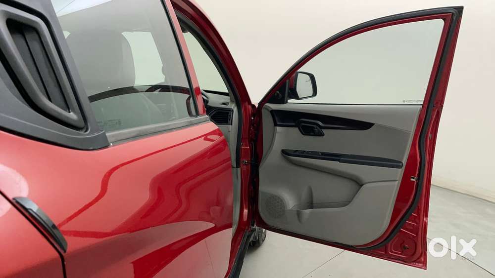 Mahindra Kuv 100 Mfalcon G80 K4 5str, 2016, Petrol