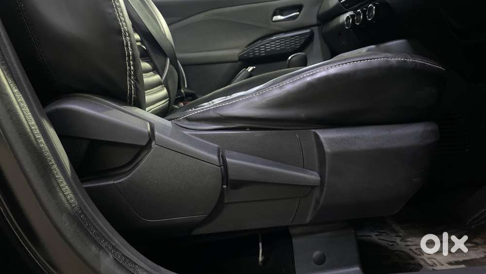 Nissan Magnite Kuro Edition Petrol Amt, 2025, Petrol