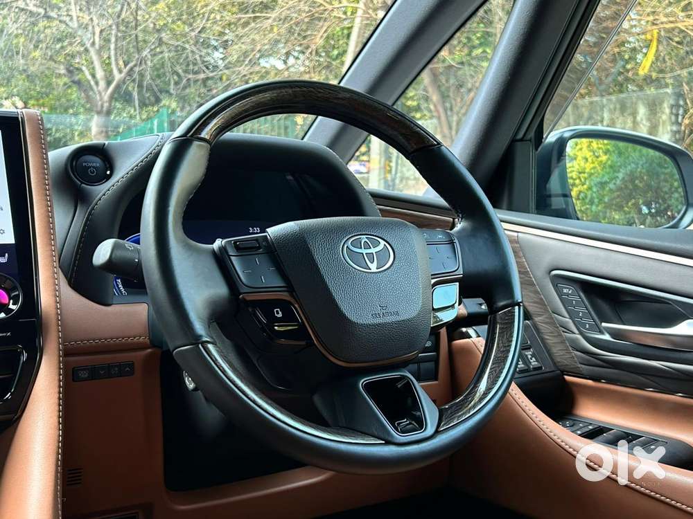 Toyota Vellfire Vip – Executive Lounge, 2024, Petrol
