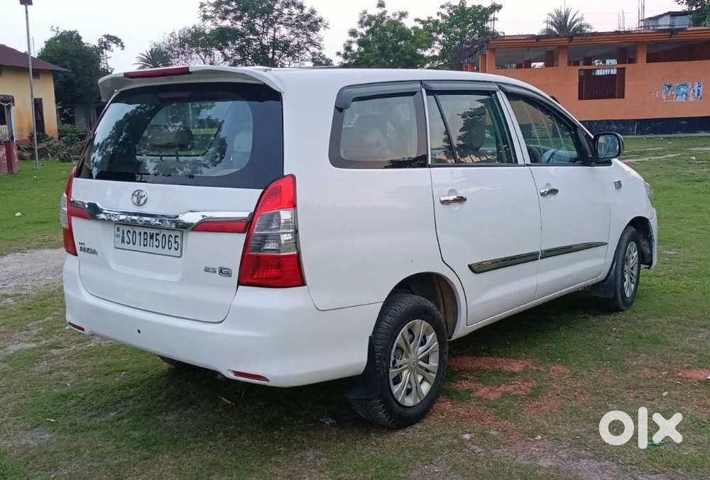 Toyota Innova Crysta, 2011