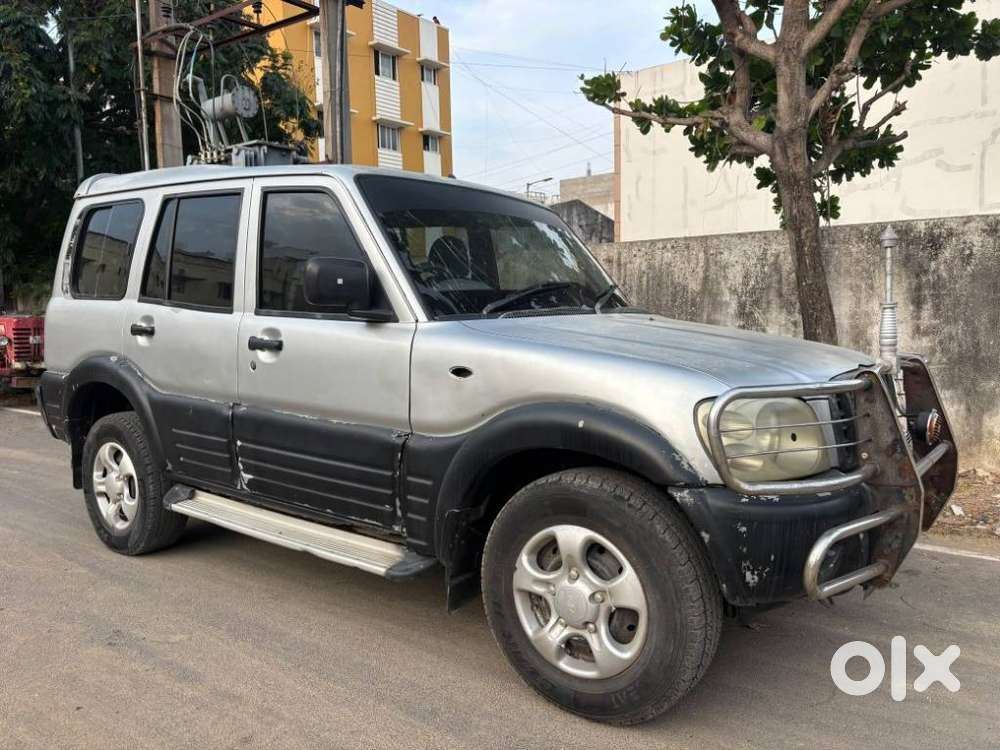 Mahindra Scorpio S4 9 Seater, 2004, Diesel
