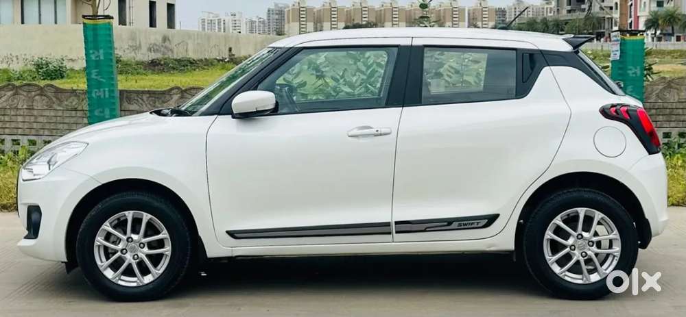 Maruti Suzuki Swift 1.3 Zxi, 2023, Petrol