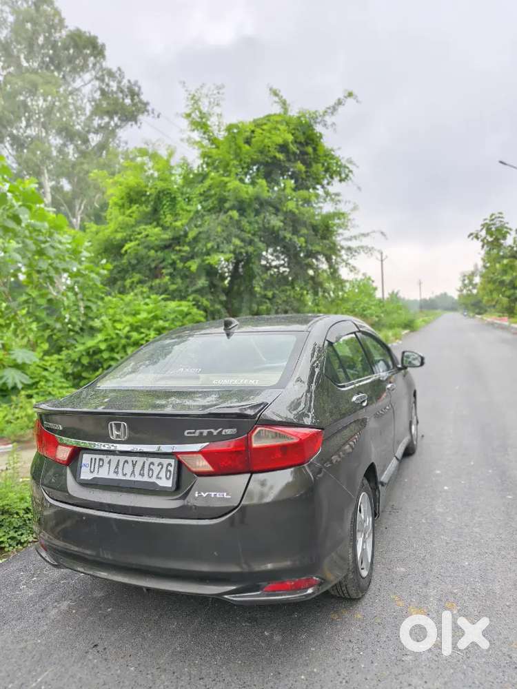 Honda City Hybrid 2016 Top Model Push Button Start Sunroof