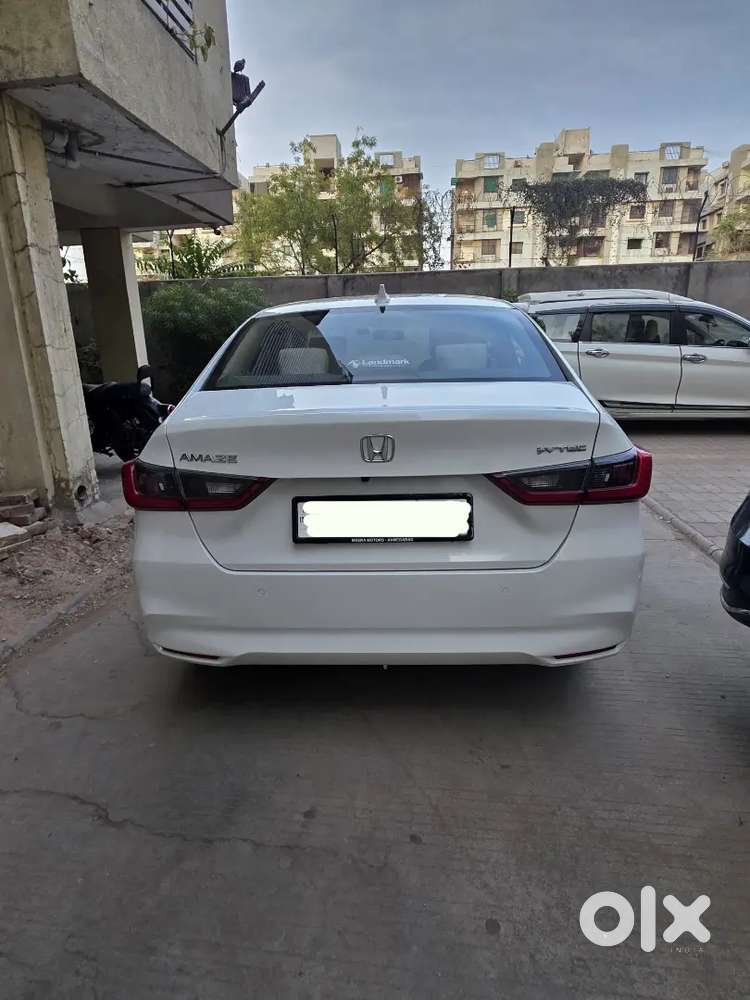 Honda Amaze 3rd Gen 2025 Vx Cvt (auto) Petrol + Company Cng, 32000 Kms