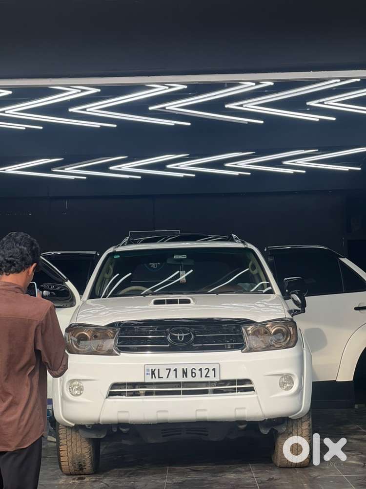 Toyota Fortuner Diesel Manual 2010