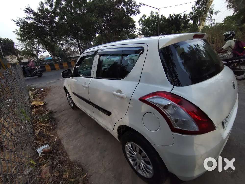 First Owner 2015 Model Swift Cng On Paper 35+ Average