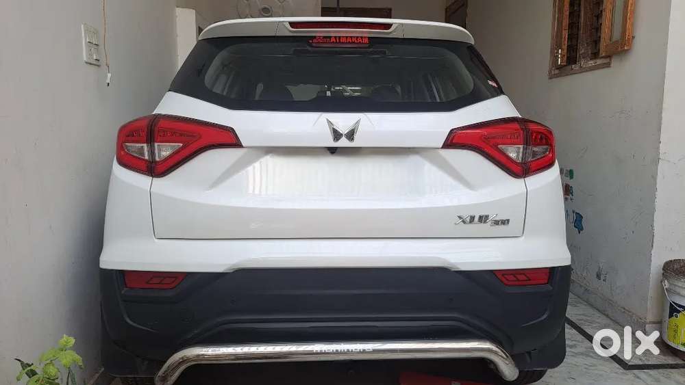 Mahindra Xuv300 2023 Petrol 9000 Km Driven