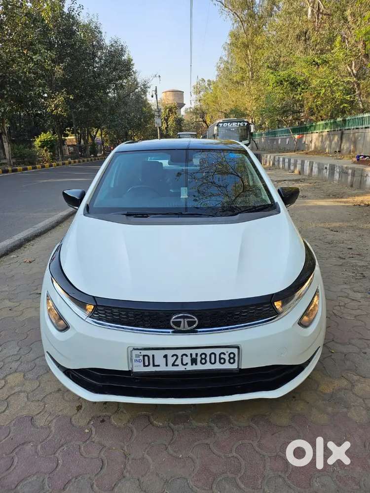 Tata Altroz Xza+( S ) Automatic Sunroof 2023
