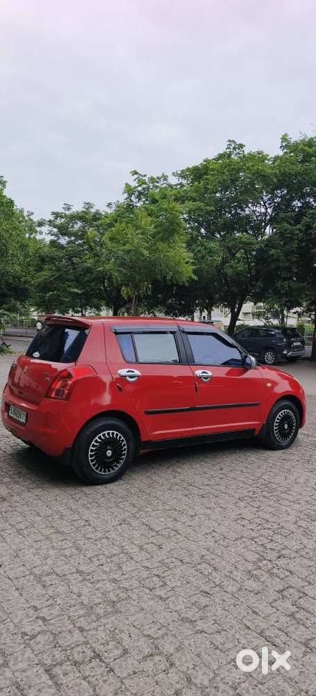 Maruti Suzuki Swift Vxi Cng, 2011, Cng & Hybrids