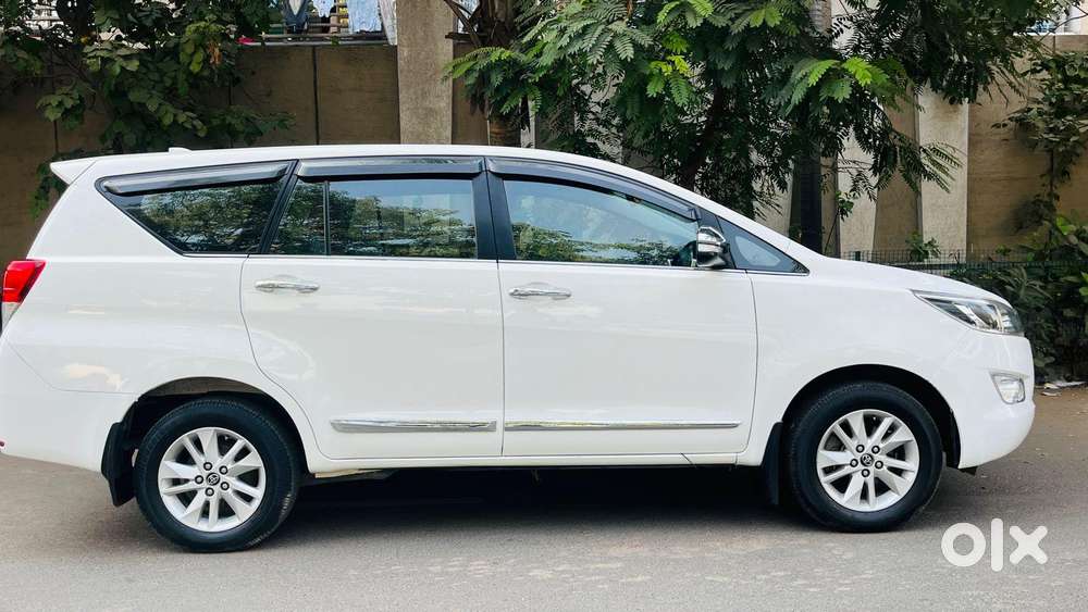 Toyota Innova Crysta 2.8z Automatic, 2017, Diesel