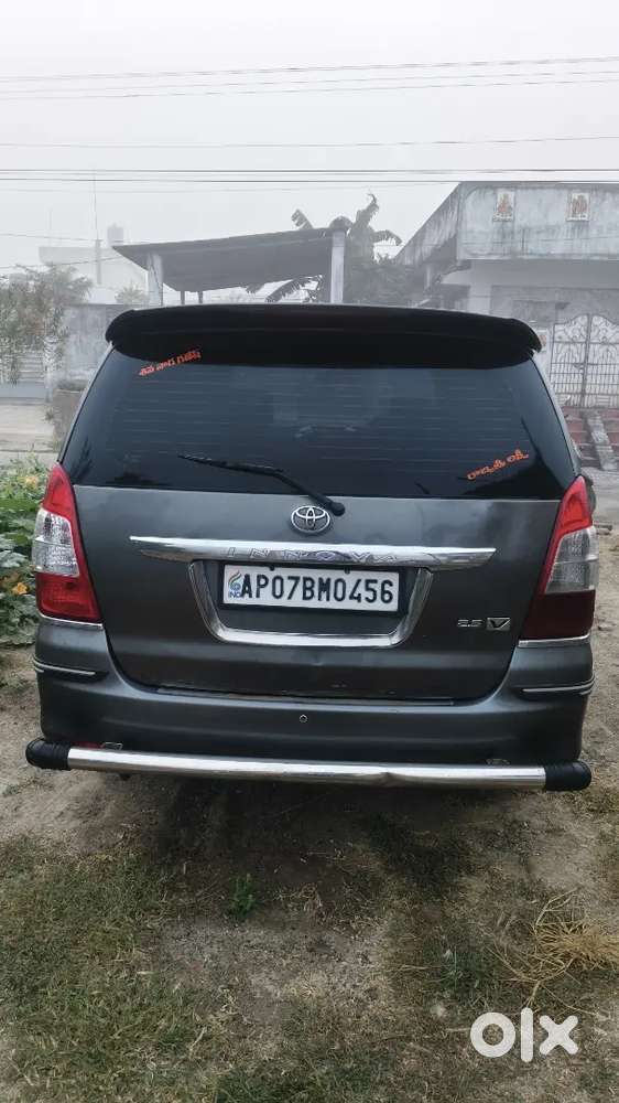 Toyota Innova 2012 Diesel 270000 Km Driven