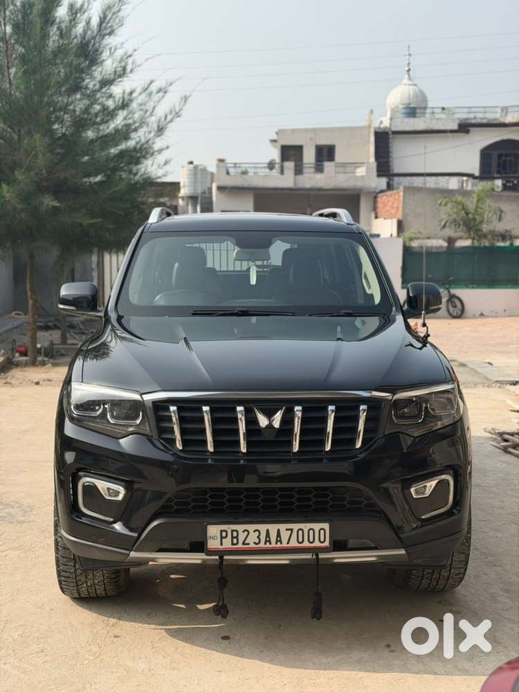 2022 Mahindra Scorpio-n Diesel Automatic Z8