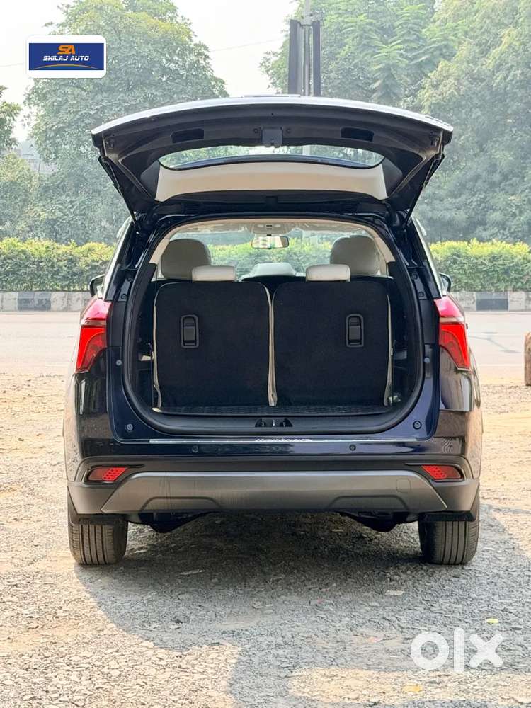 Mahindra Xuv700 2.2 Ax 5 Diesel At 7 Str, 2025, Diesel