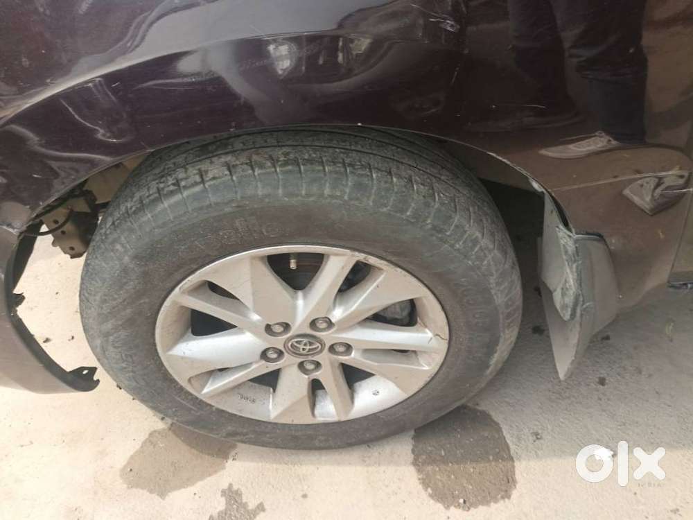 Toyota Innova Crysta 2.7 Gx Limited Edition At 7 Str, 2017, Petrol