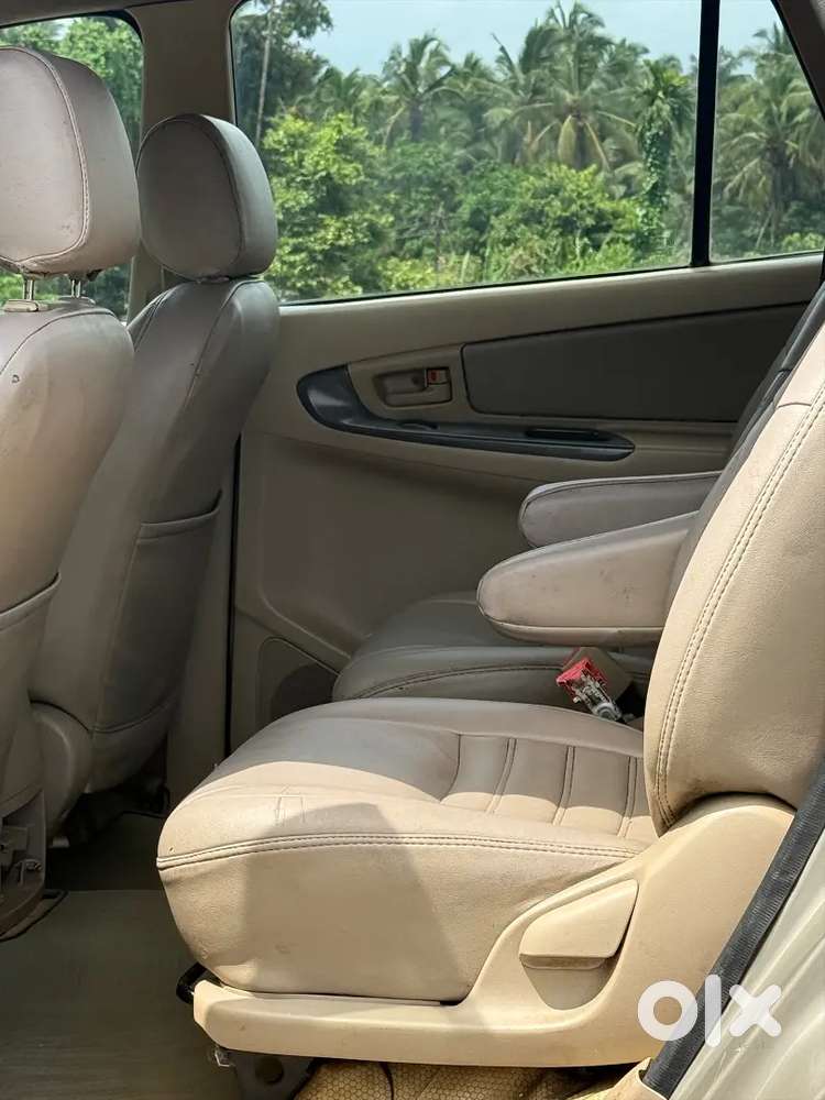 Toyota Innova G4