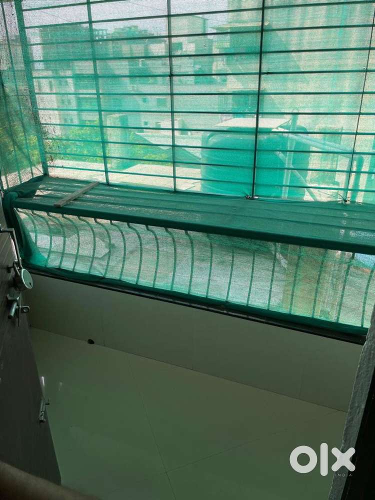 near railway station, walkingdistance, main Bazaar walking distance
