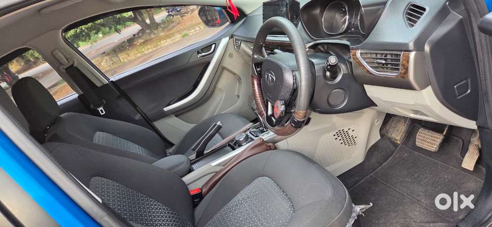 Tata Nexon 1.2 Revotron Xza Plus (o) Amt, 2018, Petrol