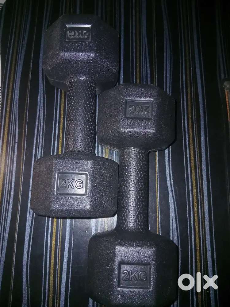 2KG Dumbbells Pair+(BOLDFIT)Skipping Rope  Good Condition  Quick Sale