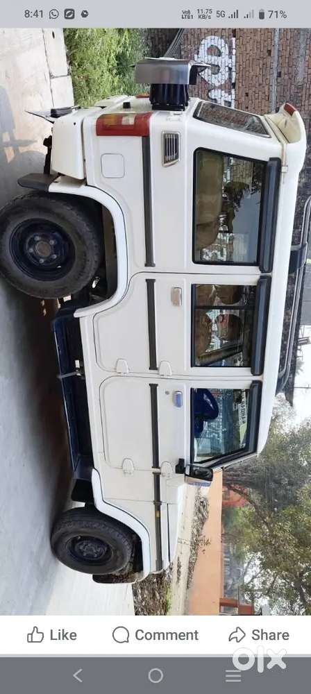 गाड़ी फुल मेंटेन है टायर 80 90 परसेंट है