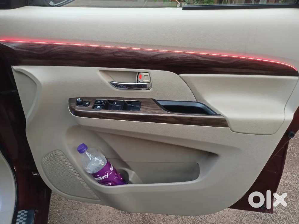 Maruti Suzuki Ertiga Vxi + 2019