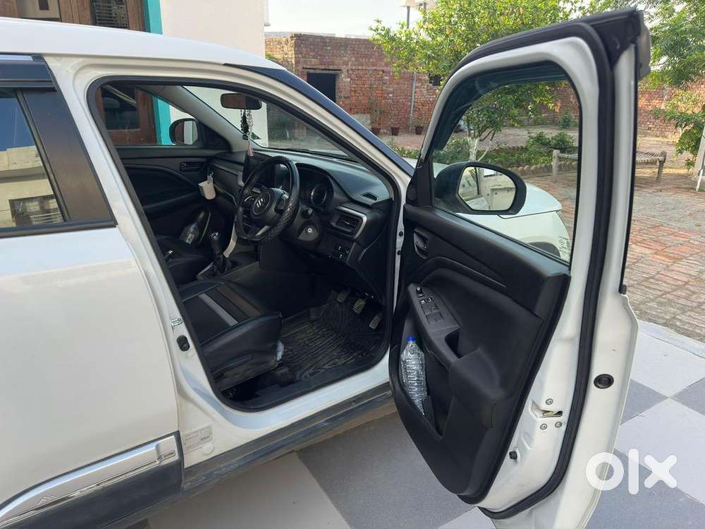 Maruti Suzuki Brezza 2023 Petrol Well Maintained