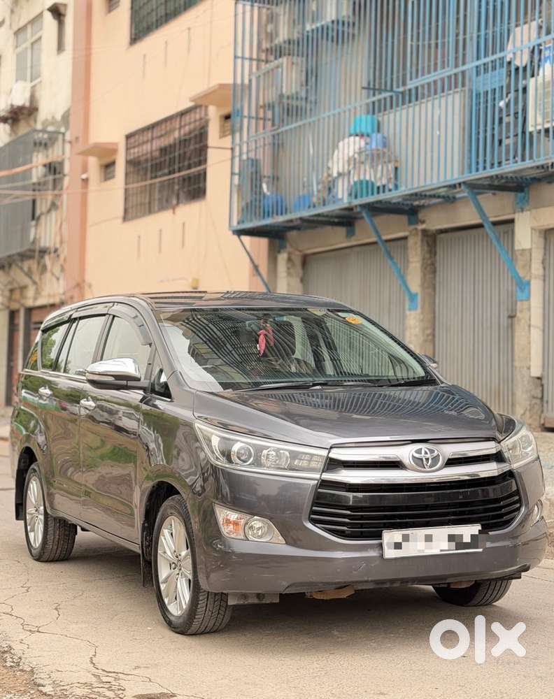 Toyota Innova Crysta 2.8z Automatic, 2016, Diesel