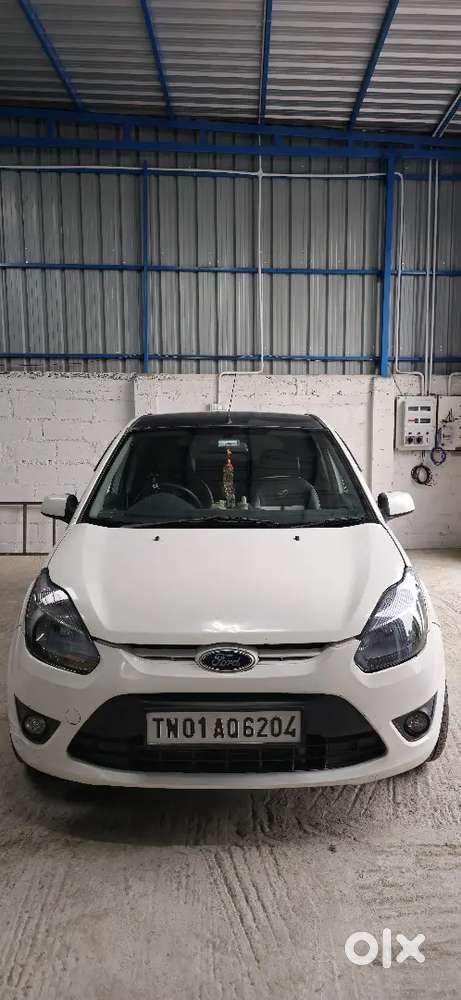 Ford Figo Zxi Petrol 2011