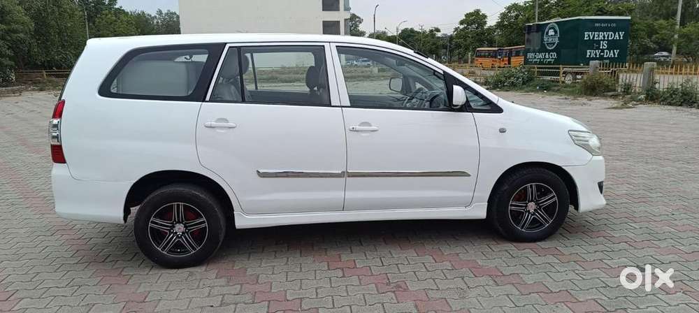 Toyota Innova 2014 Diesel Well Maintained