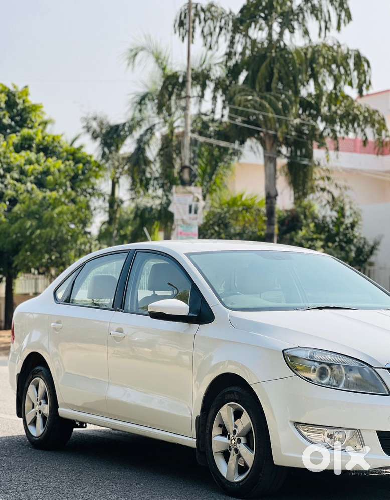 Skoda Rapid 1.6 Mpi Ambition, 2015, Diesel