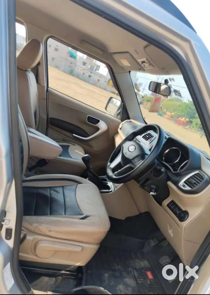 Mahindra Tuv 300 2017