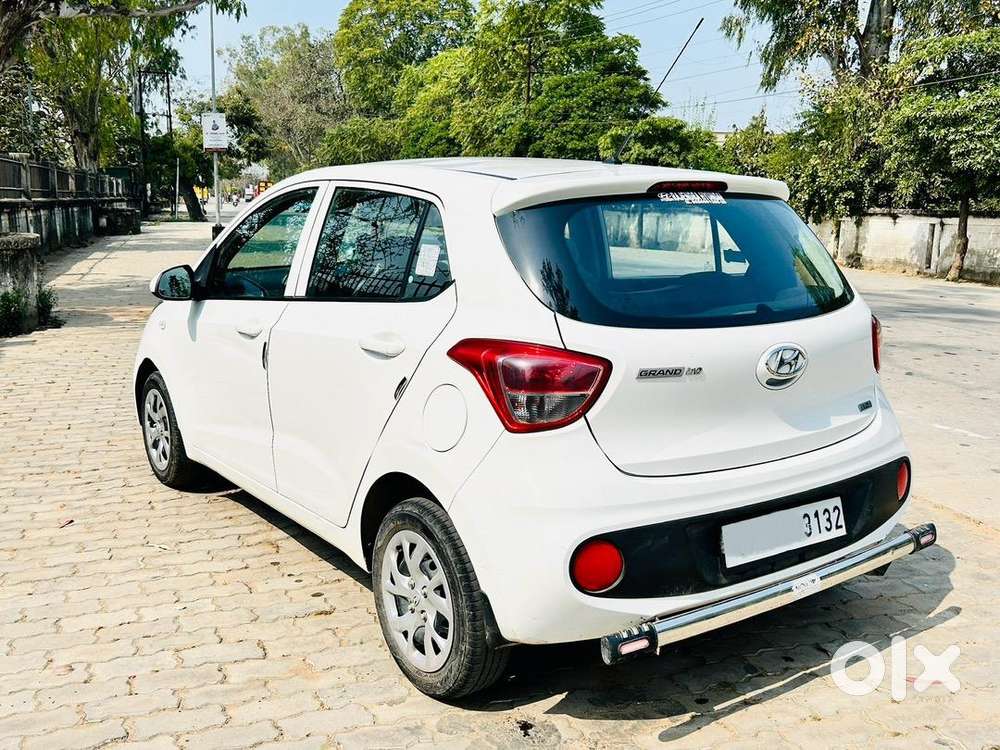 Hyundai Grand I10 2017 Petrol Well Maintained