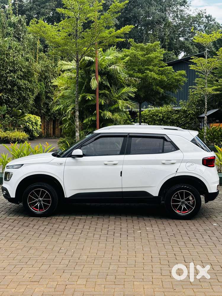 Hyundai Venue S 1.2 Petrol, 2020, Petrol