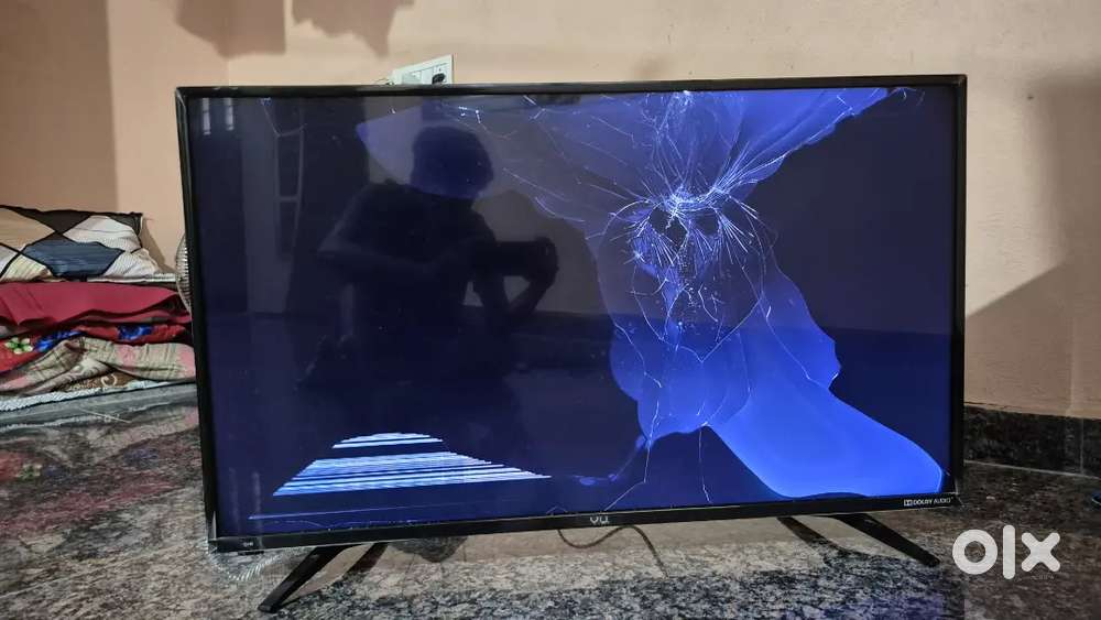 Vu 100 cms (40-inch) LED TV, Model 40SM