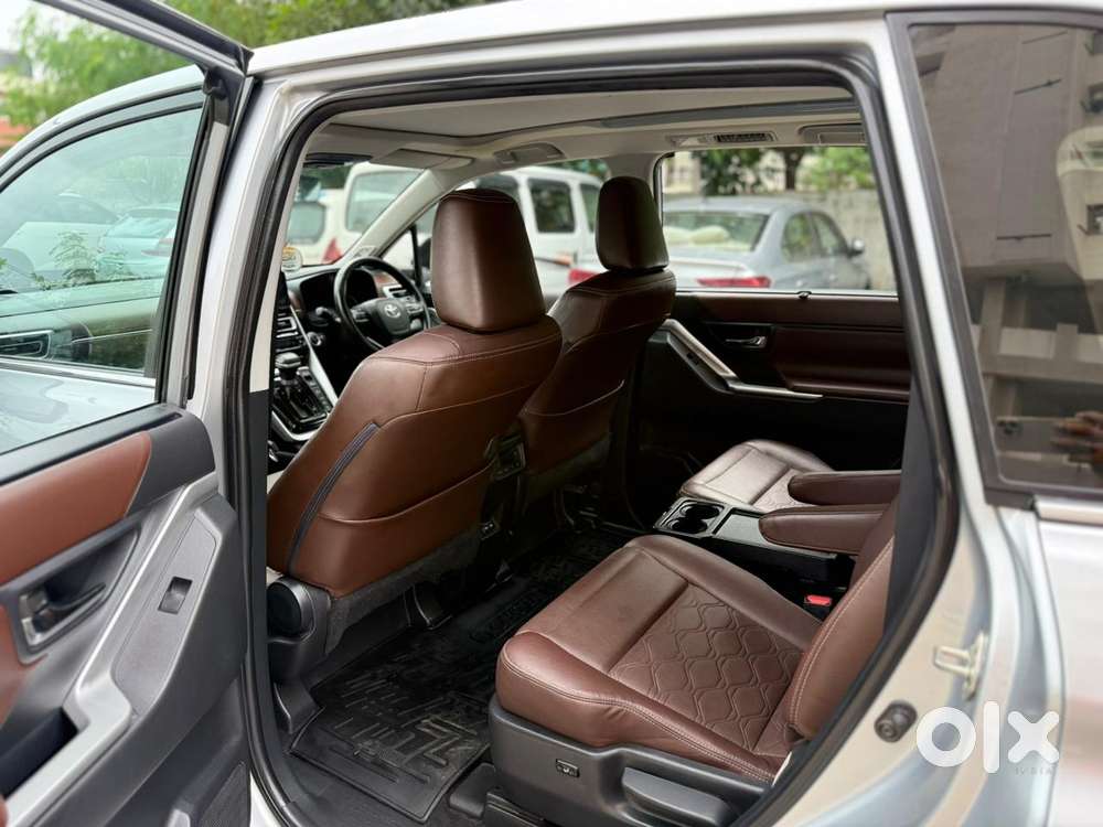 Toyota Innova Hycross 2.0 Vx (o) Hybrid 7 Str, 2024, Petrol