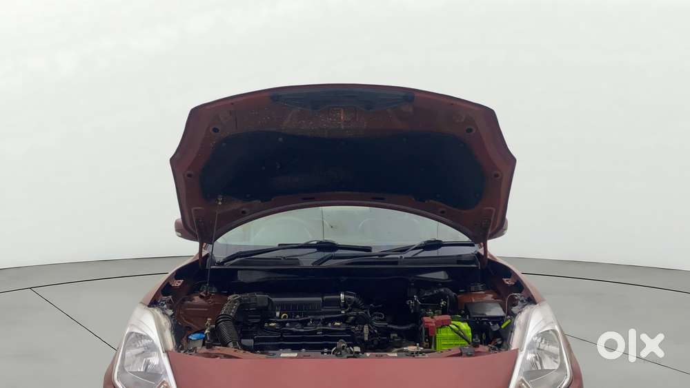 Maruti Suzuki Swift Dzire Amt Vxi, 2017, Petrol