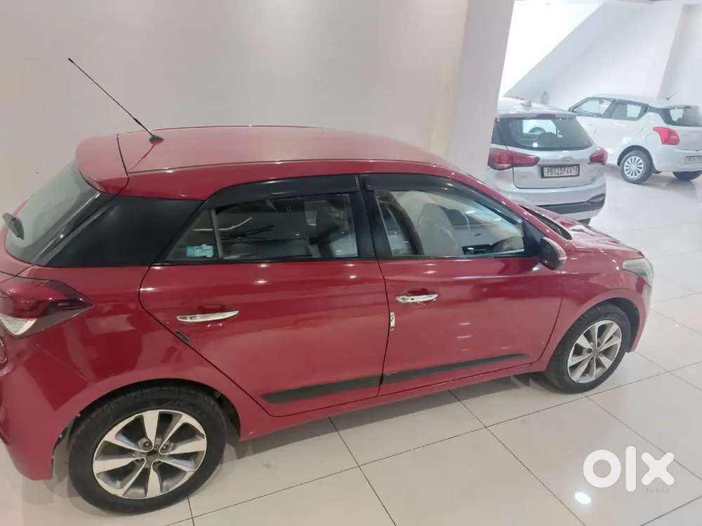 Top Model First Owner Full Insurence Push Button Start 2 Keys