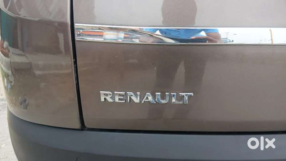 Renault Triber Rxz, 2022, Petrol