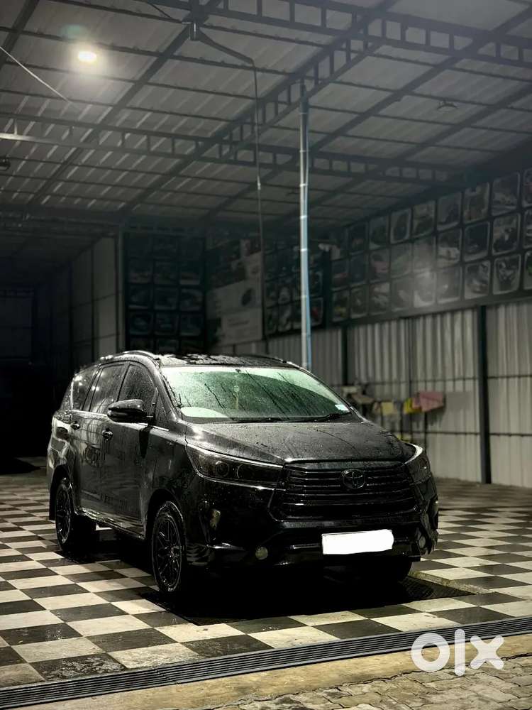 Toyota Innova Crysta V 2.4 Manual 2018 Model