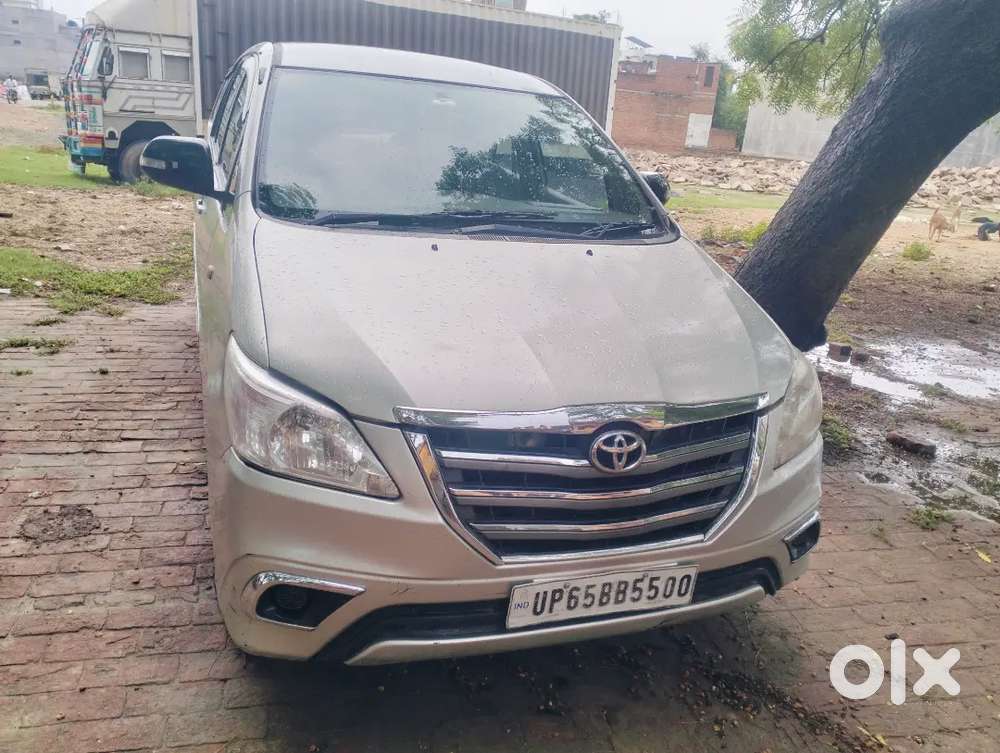 Toyota Innova Diesel 2.5 2011 Model