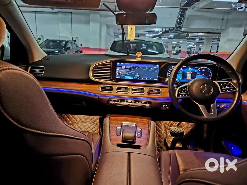 Showroom Maintained Car