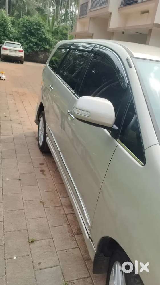 Toyota Innova 2015