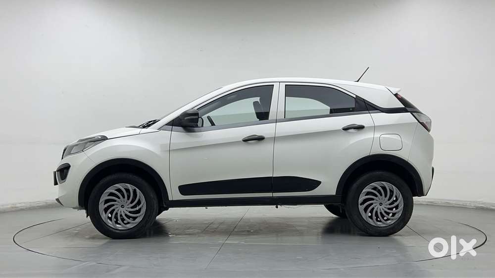 Tata Nexon 1.2 Revotron Xma, 2018, Petrol